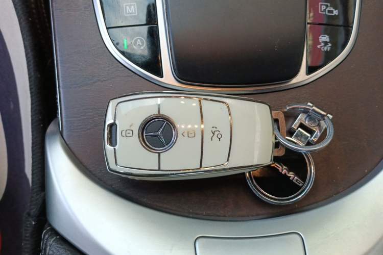 Used Mercedes-Benz GLC 2020 GLC 300 L 4MATIC Dynamic Edition Vehicle Key