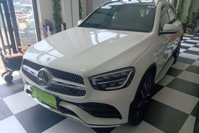 Ojetý Mercedes-Benz GLC 2020 GLC 300 L 4MATIC Dynamic Edition