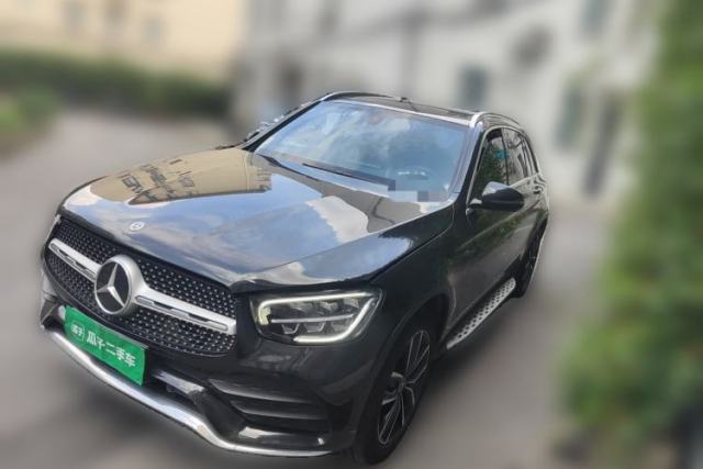 Ojetý Mercedes-Benz GLC 2021 GLC 260 L 4MATIC Luxury Model
