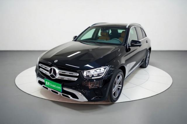 Ojetý Mercedes-Benz GLC 2021 GLC 260 L 4MATIC Dynamic Edition