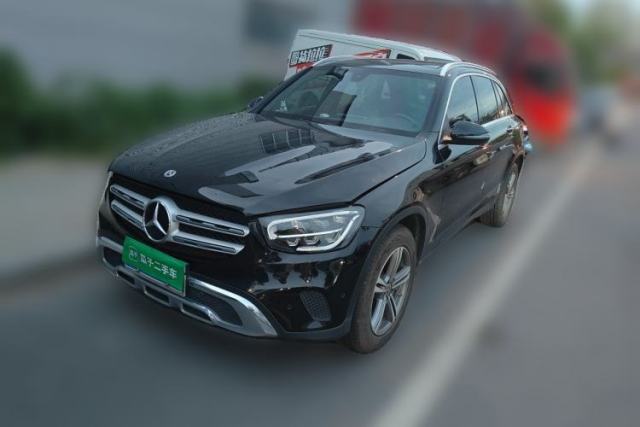 Ojetý Mercedes-Benz GLC 2021 GLC 260 L 4MATIC Dynamic Edition