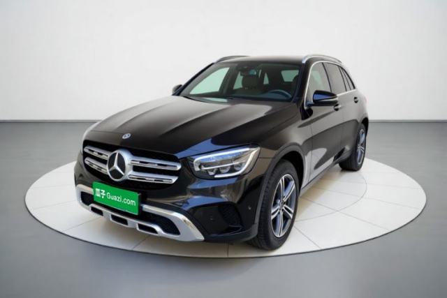 Ojetý Mercedes-Benz GLC 2021 GLC 260 L 4MATIC Dynamic Edition