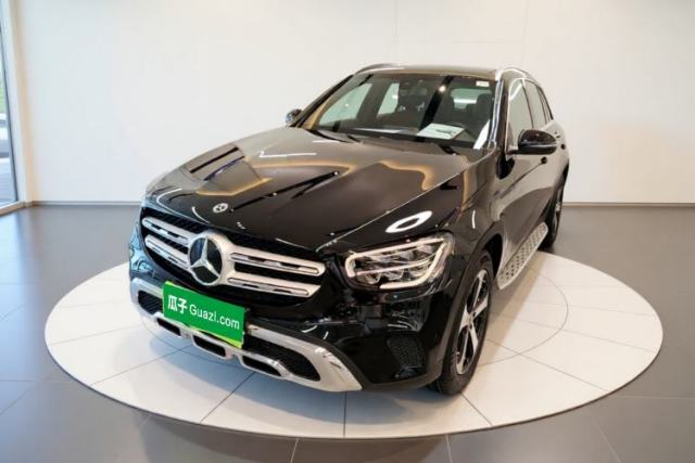 Ojetý Mercedes-Benz GLC 2021 GLC 260 L 4MATIC Dynamic Edition