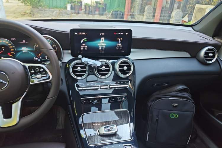 Used Mercedes-Benz GLC 2021 GLC 260 L 4MATIC Dynamic Edition Audio And AC Panel