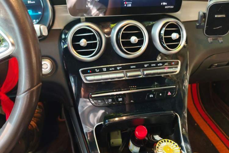 Used Mercedes-Benz GLC 2021 GLC 260 L 4MATIC Dynamic Edition Audio And AC Panel