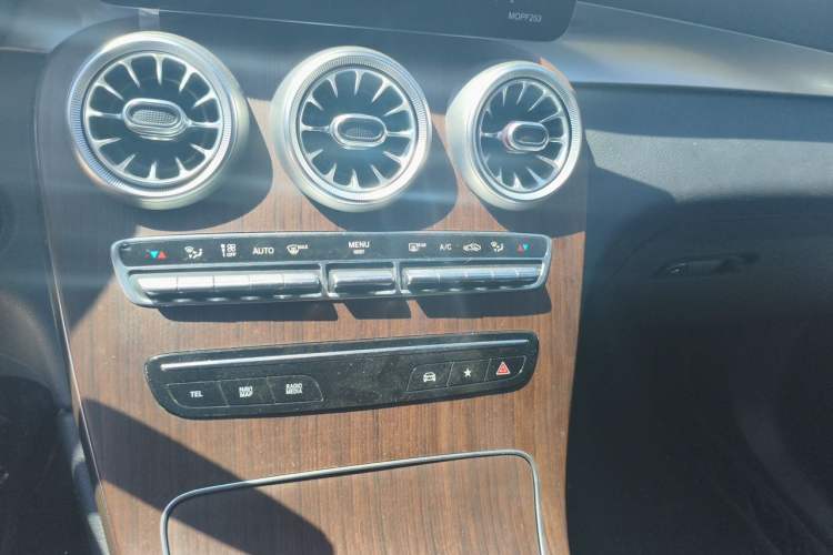Used Mercedes-Benz GLC 2021 GLC 300 L 4MATIC Dynamic Model Audio And AC Panel