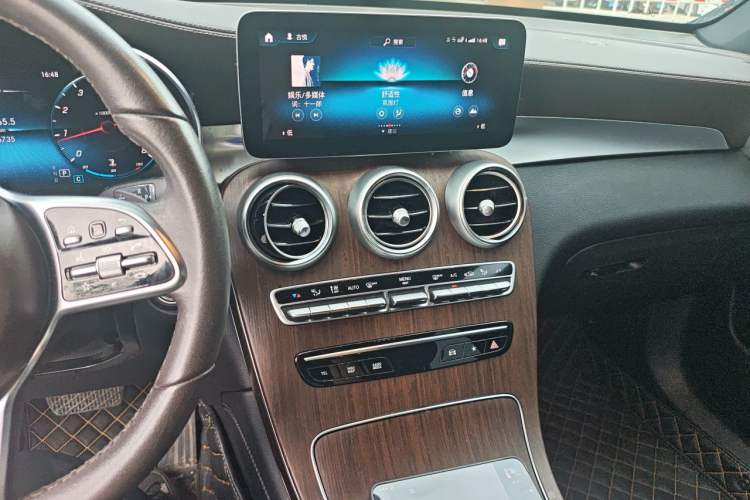 Used Mercedes-Benz GLC 2021 GLC 300 L 4MATIC Dynamic Model Audio And AC Panel