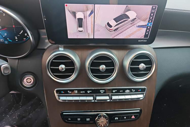 Used Mercedes-Benz GLC 2021 GLC 300 L 4MATIC Dynamic Model Audio And AC Panel