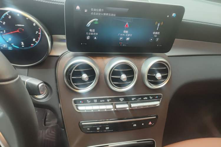 Used Mercedes-Benz GLC 2021 GLC 260 L 4MATIC Luxury Model Audio And AC Panel