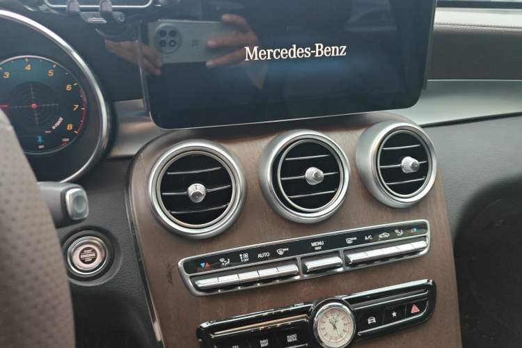 Used Mercedes-Benz GLC 2021 GLC 260 L 4MATIC Luxury Model Audio And AC Panel