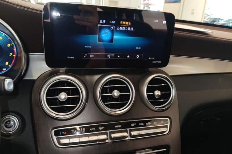 Used Mercedes-Benz GLC 2021 GLC 260 L 4MATIC Dynamic Edition Audio And AC Panel