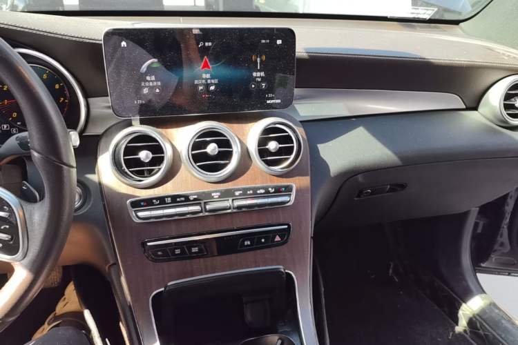 Used Mercedes-Benz GLC 2021 GLC 300 L 4MATIC Dynamic Model Audio And AC Panel