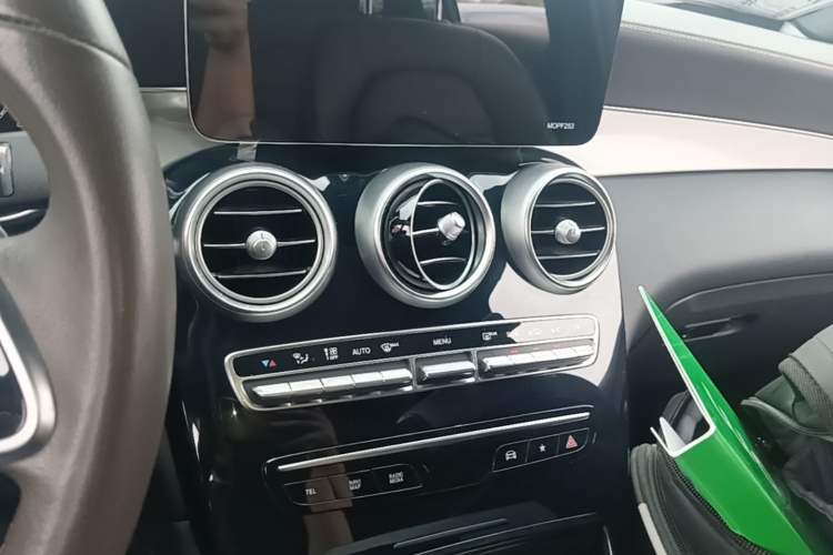 Used Mercedes-Benz GLC 2021 GLC 260 L 4MATIC Dynamic Edition Audio And AC Panel