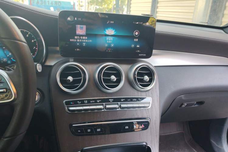 Used Mercedes-Benz GLC 2021 GLC 260 L 4MATIC Luxury Model Audio And AC Panel