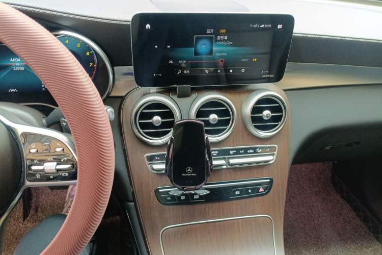 Used Mercedes-Benz GLC 2021 GLC 300 L 4MATIC Dynamic Model Audio And AC Panel