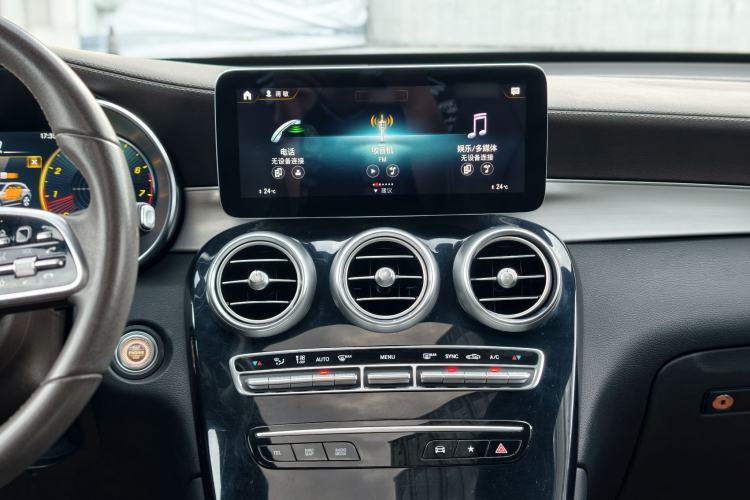 Used Mercedes-Benz GLC 2021 GLC 260 L 4MATIC Dynamic Edition Audio And AC Panel