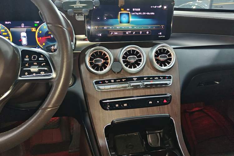 Used Mercedes-Benz GLC 2021 GLC 300 L 4MATIC Dynamic Model Audio And AC Panel