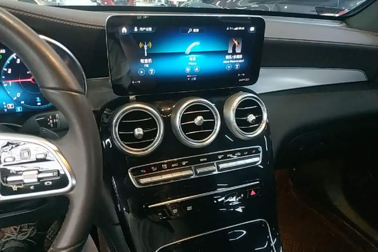 Used Mercedes-Benz GLC 2021 GLC 260 L 4MATIC Dynamic Edition Audio And AC Panel