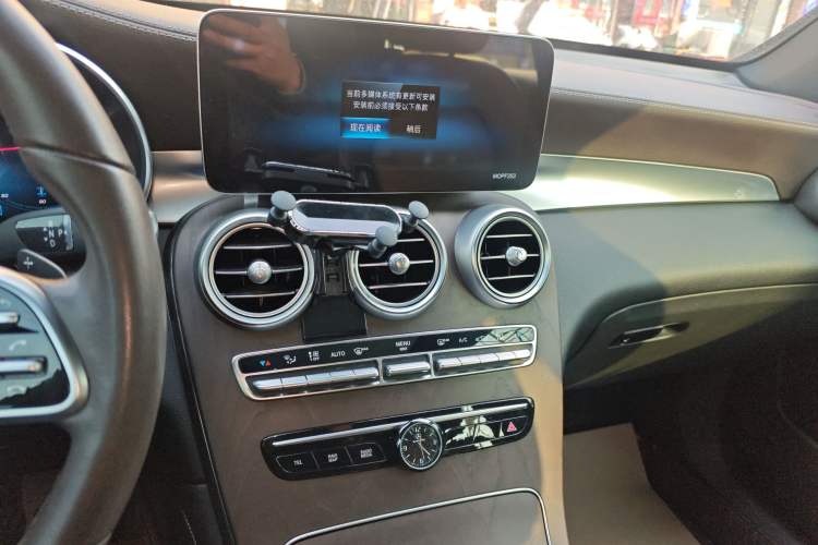 Used Mercedes-Benz GLC 2021 GLC 260 L 4MATIC Luxury Model Audio And AC Panel