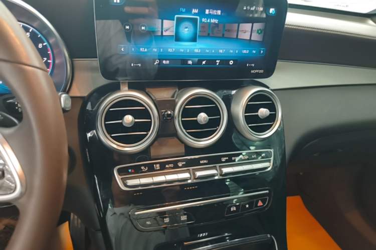 Used Mercedes-Benz GLC 2021 GLC 260 L 4MATIC Dynamic Edition Audio And AC Panel