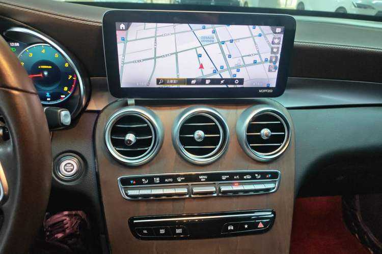 Used Mercedes-Benz GLC 2021 GLC 260 L 4MATIC Luxury Model Audio And AC Panel