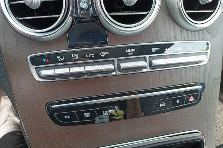 Used Mercedes-Benz GLC 2021 GLC 260 L 4MATIC Luxury Model Audio And AC Panel