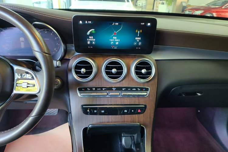 Used Mercedes-Benz GLC 2021 GLC 300 L 4MATIC Dynamic Model Audio And AC Panel