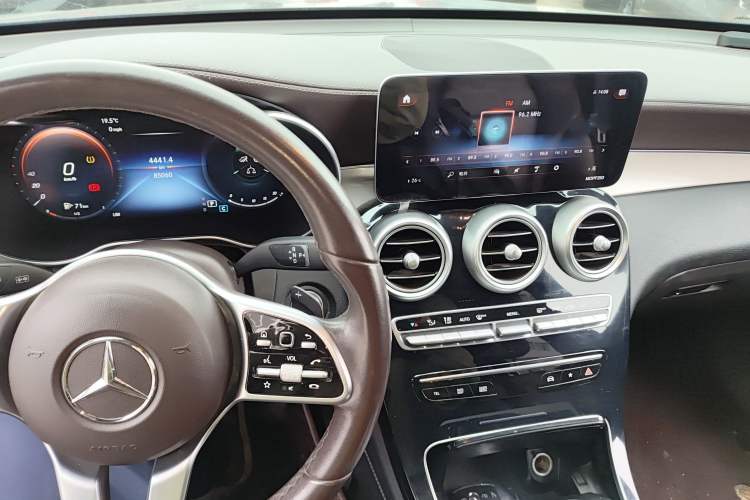 Used Mercedes-Benz GLC 2021 GLC 260 L 4MATIC Dynamic Edition Audio And AC Panel