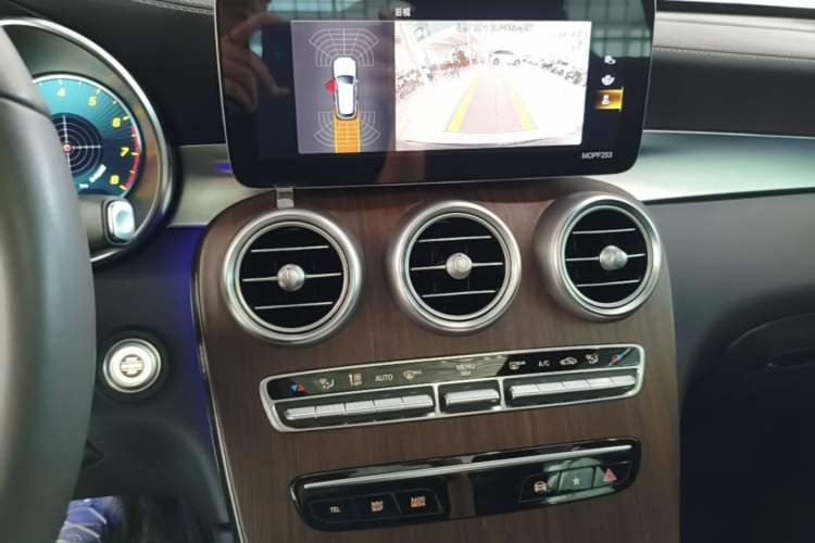 Used Mercedes-Benz GLC 2021 GLC 300 L 4MATIC Dynamic Model Audio And AC Panel
