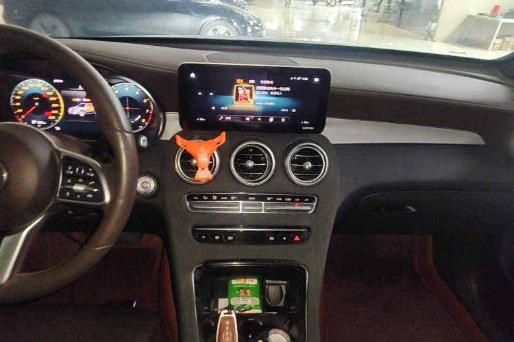 Used Mercedes-Benz GLC 2021 GLC 260 L 4MATIC Dynamic Edition Audio And AC Panel