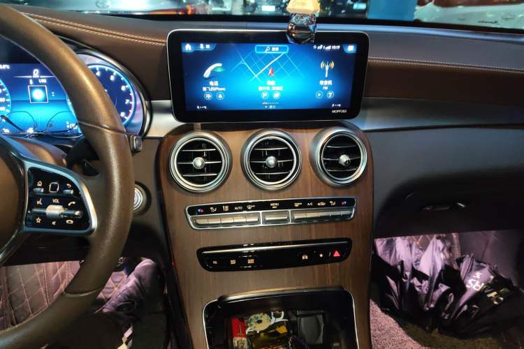 Used Mercedes-Benz GLC 2021 GLC 300 L 4MATIC Dynamic Model Audio And AC Panel