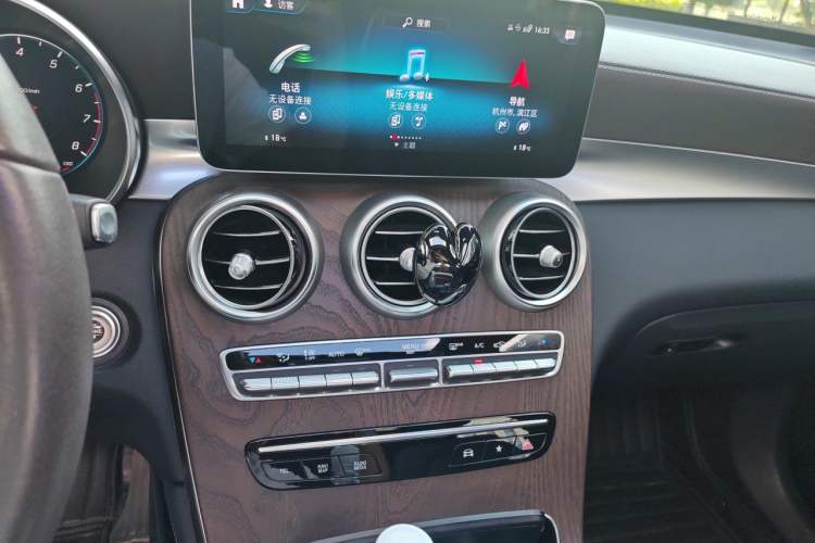 Used Mercedes-Benz GLC 2021 GLC 260 L 4MATIC Luxury Model Audio And AC Panel