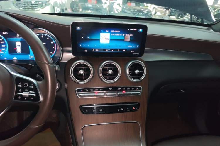 Used Mercedes-Benz GLC 2021 GLC 300 L 4MATIC Dynamic Model Audio And AC Panel