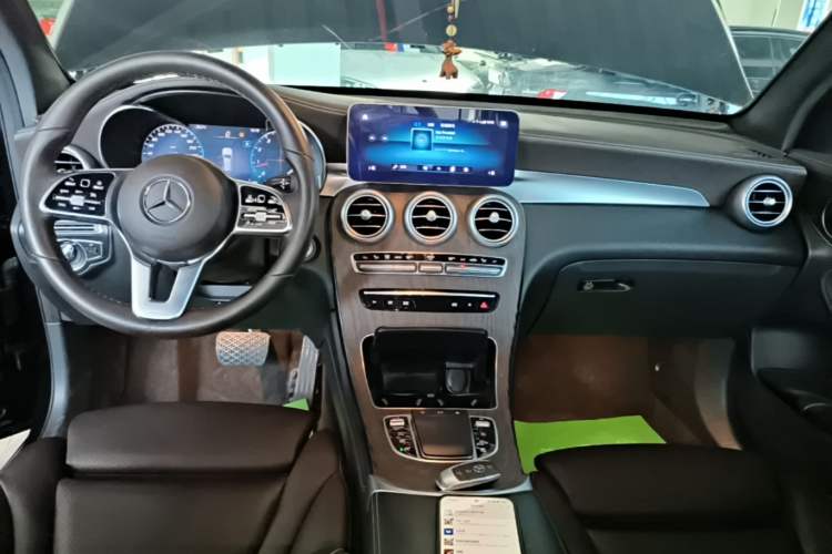 Used Mercedes-Benz GLC 2021 GLC 260 L 4MATIC Luxury Model Audio And AC Panel