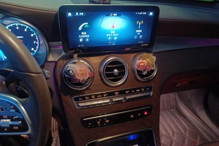 Used Mercedes-Benz GLC 2021 GLC 260 L 4MATIC Luxury Model Audio And AC Panel