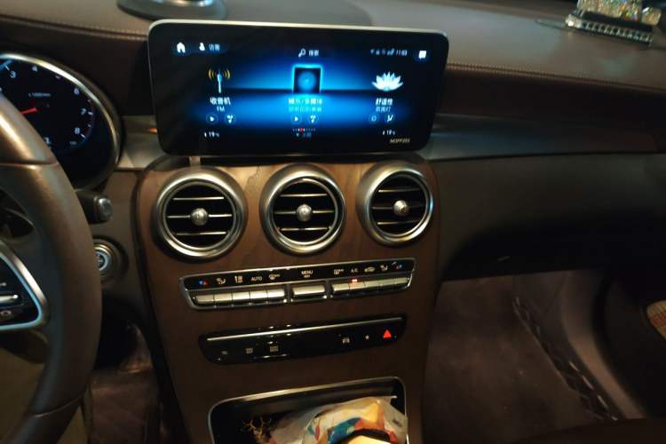 Used Mercedes-Benz GLC 2021 GLC 260 L 4MATIC Luxury Model Audio And AC Panel