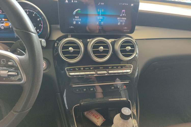 Used Mercedes-Benz GLC 2021 GLC 260 L 4MATIC Dynamic Edition Audio And AC Panel