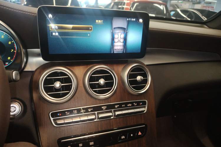 Used Mercedes-Benz GLC 2021 GLC 300 L 4MATIC Dynamic Model Audio And AC Panel