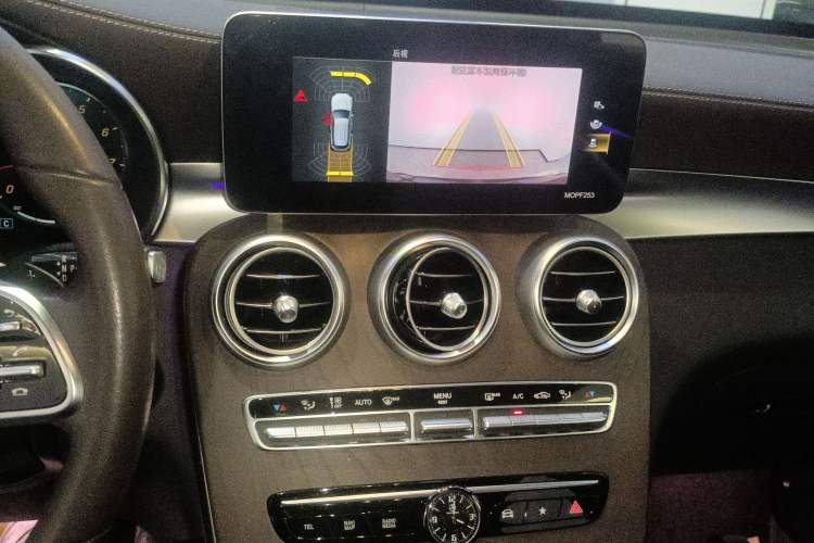 Used Mercedes-Benz GLC 2021 GLC 260 L 4MATIC Luxury Model Audio And AC Panel