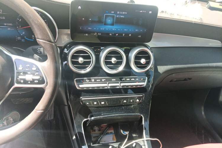 Used Mercedes-Benz GLC 2021 GLC 260 L 4MATIC Dynamic Edition Audio And AC Panel