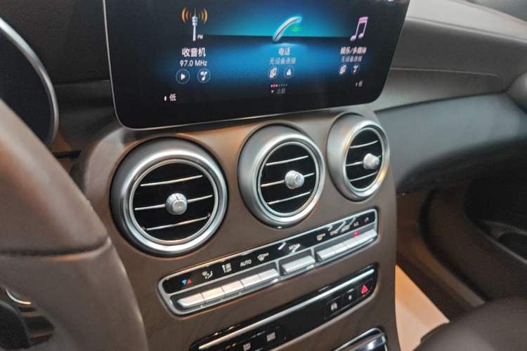 Used Mercedes-Benz GLC 2021 GLC 260 L 4MATIC Dynamic Edition Audio And AC Panel