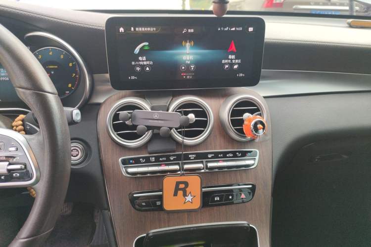 Used Mercedes-Benz GLC 2021 GLC 300 L 4MATIC Dynamic Model Audio And AC Panel