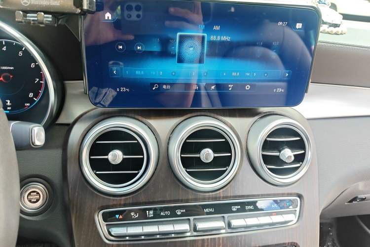 Used Mercedes-Benz GLC 2021 GLC 260 L 4MATIC Dynamic Edition Audio And AC Panel