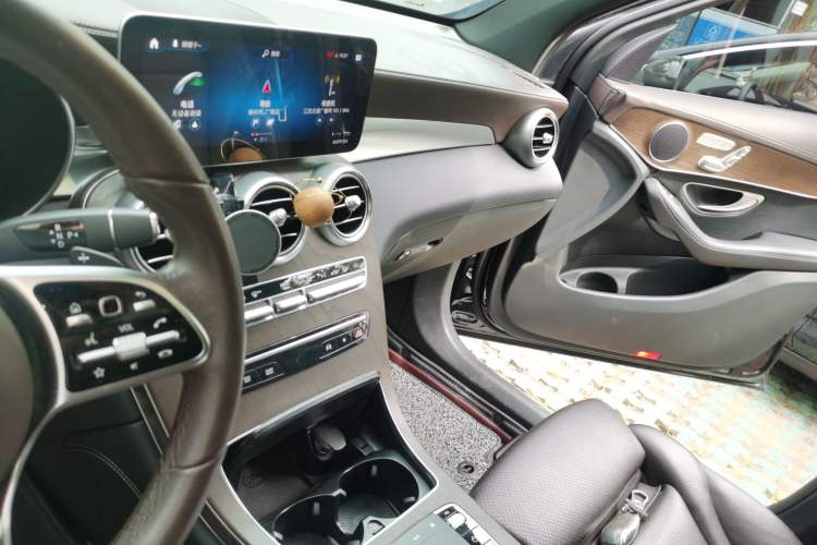 Used Mercedes-Benz GLC 2021 GLC 260 L 4MATIC Luxury Model Audio And AC Panel