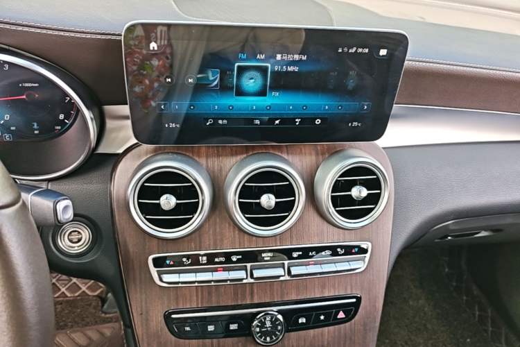 Used Mercedes-Benz GLC 2021 GLC 300 L 4MATIC Dynamic Model Audio And AC Panel