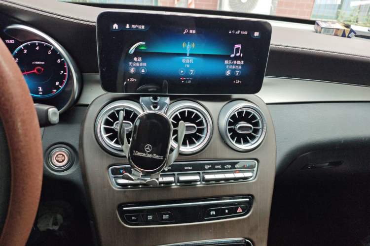 Used Mercedes-Benz GLC 2021 GLC 260 L 4MATIC Dynamic Edition Audio And AC Panel