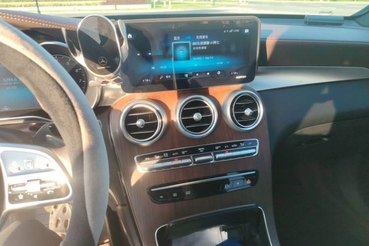 Used Mercedes-Benz GLC 2021 GLC 300 L 4MATIC Dynamic Model Audio And AC Panel