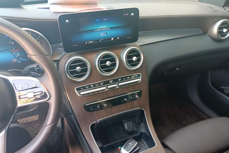 Used Mercedes-Benz GLC 2021 GLC 300 L 4MATIC Dynamic Model Audio And AC Panel