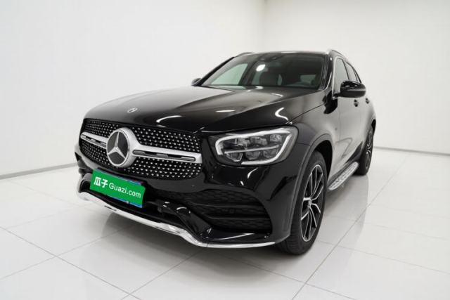Ojetý Mercedes-Benz GLC 2021 GLC 260 L 4MATIC Luxury Model