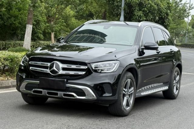 Ojetý Mercedes-Benz GLC 2021 GLC 260 L 4MATIC Dynamic Edition